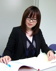 弁護士　高塚千恵子